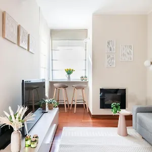 Fully Furnished Flat Arco Della Pace By Easylife Appartamento