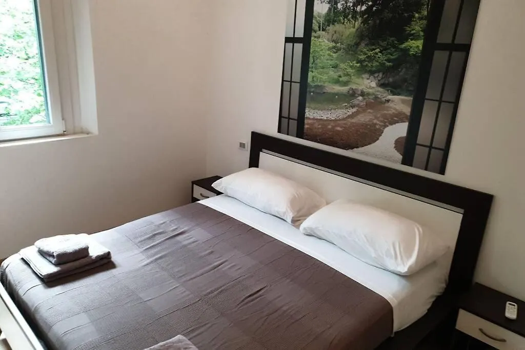Your Lovely Home, Porta Venezia-1 Queen Bed, 3 Single Beds, 1 Sofa Bed- Milán