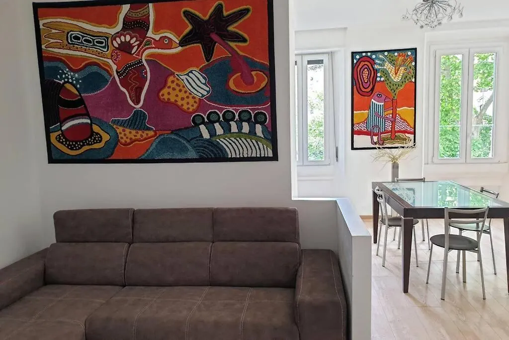 Appartement Your Lovely Home, Porta Venezia-1 Queen Bed, 3 Single Beds, 1 Sofa Bed- Milan